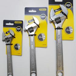 Clé à molette STANLEY.