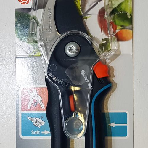 Sécateur Gardena.