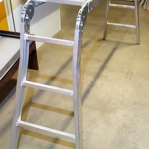 Echelle transformable.