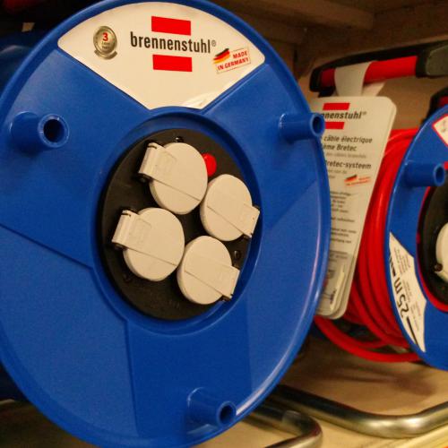 Enrouleurs Brennenstuhl.