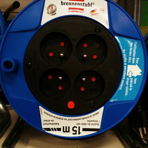 Enrouleurs Brennenstuhl.